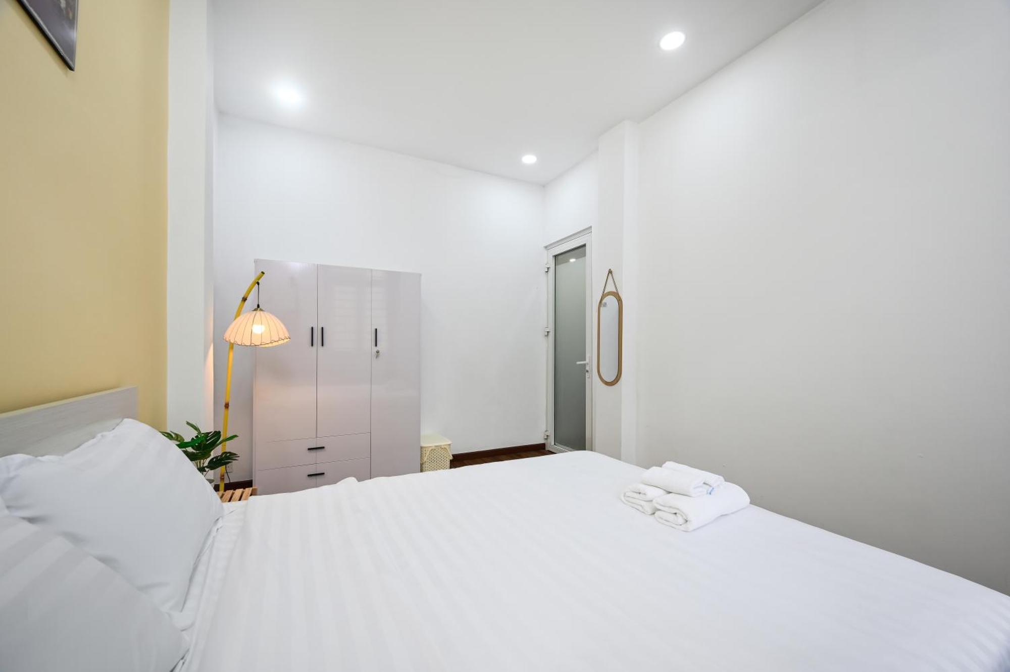 Căn hộ 80m2 Apt, Bui Vien St, District 1, Hcmc Saigon *