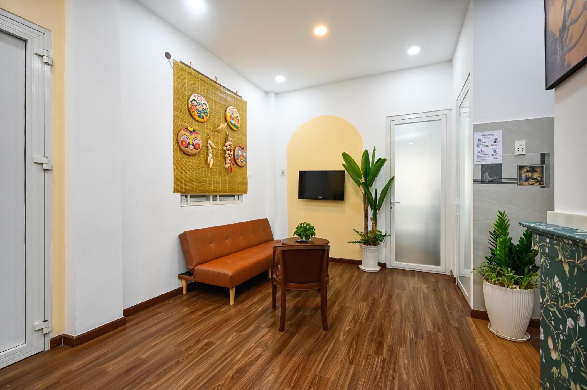 80m2 Apt, Bui Vien St, District 1, Hcmc Saigon Căn hộ *