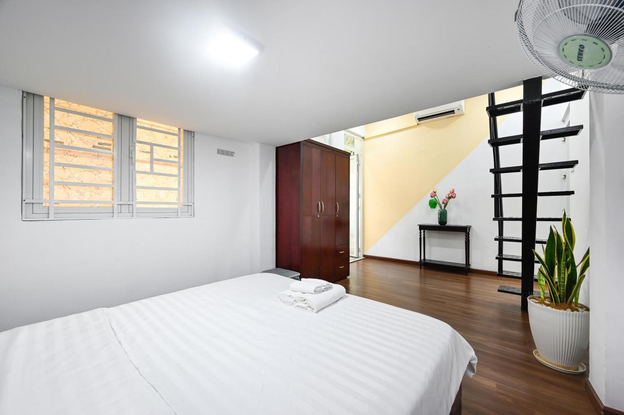 Căn hộ 80m2 Apt, Bui Vien St, District 1, Hcmc Saigon *