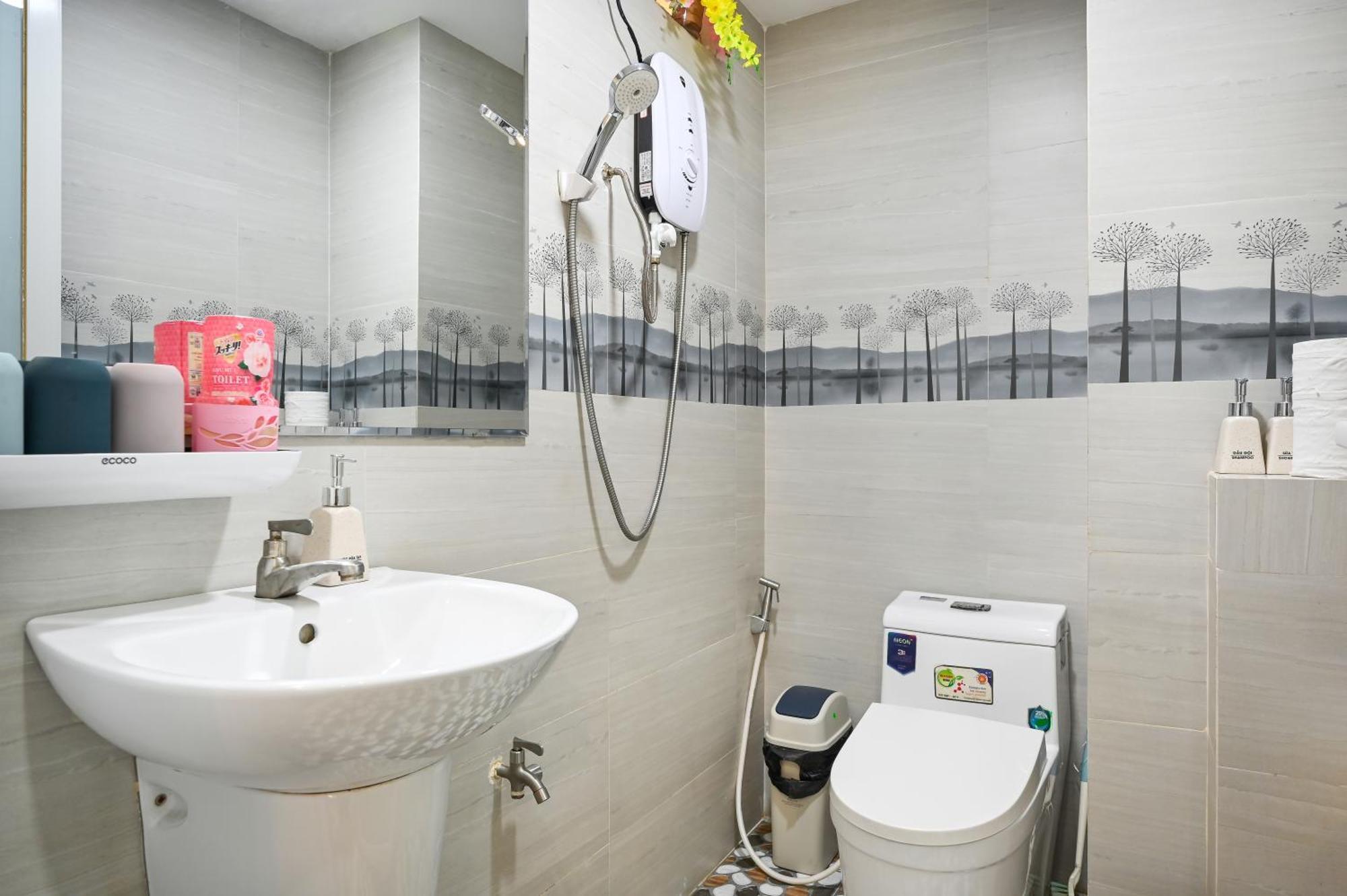 Căn hộ 80m2 Apt, Bui Vien St, District 1, Hcmc Saigon