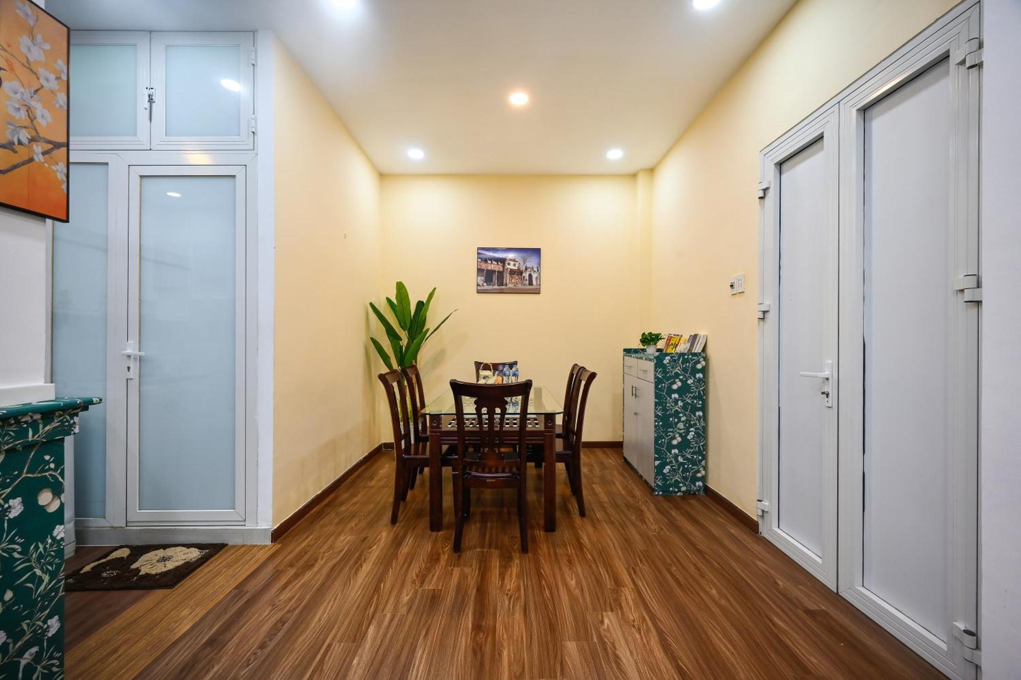 80m2 Apt, Bui Vien St, District 1, Hcmc Saigon Căn hộ