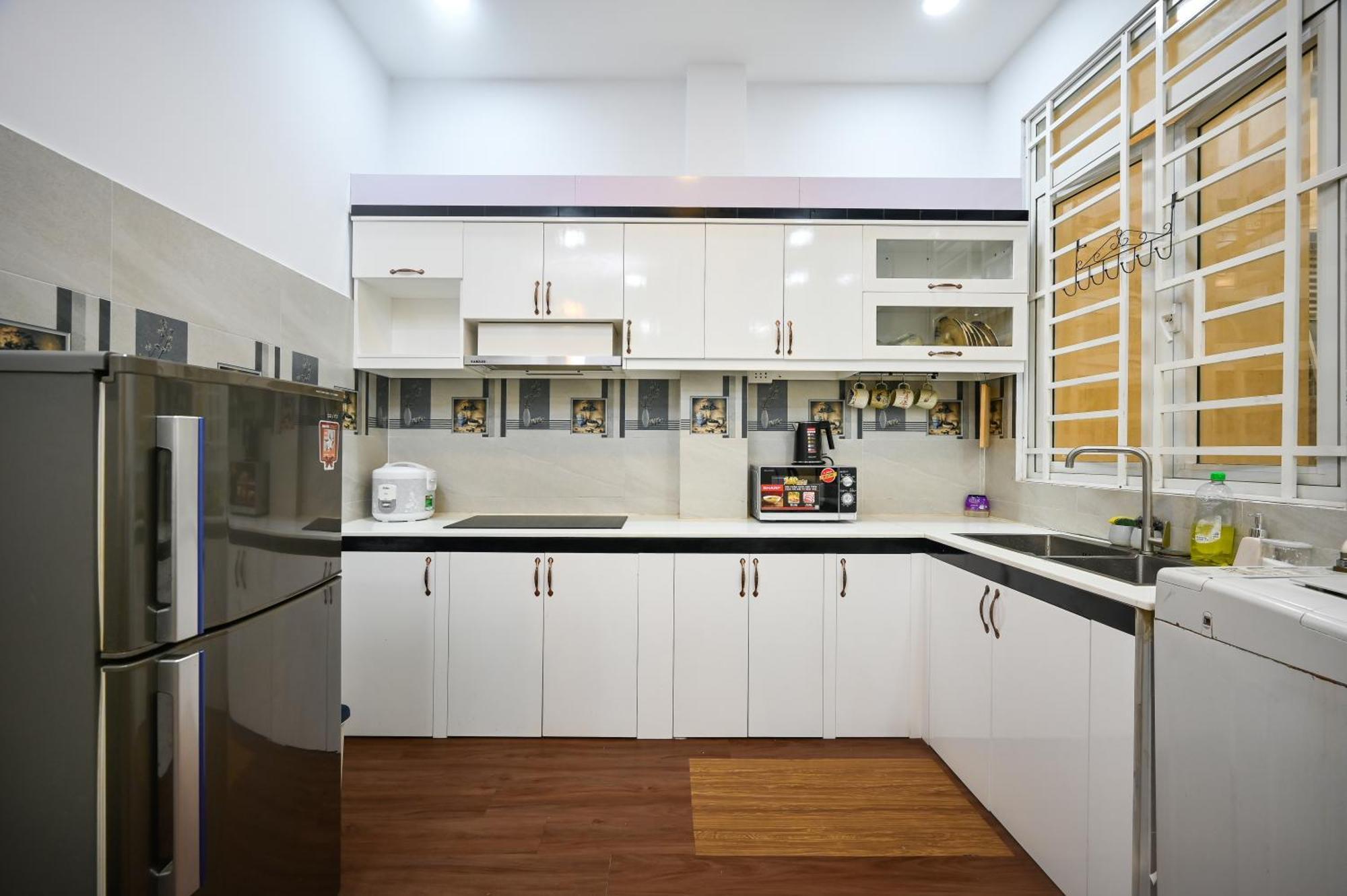 80m2 Apt, Bui Vien St, District 1, Hcmc Saigon *