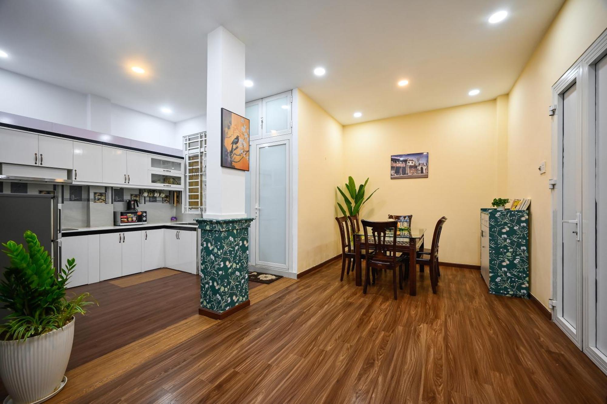 80m2 Apt, Bui Vien St, District 1, Hcmc Saigon Căn hộ *