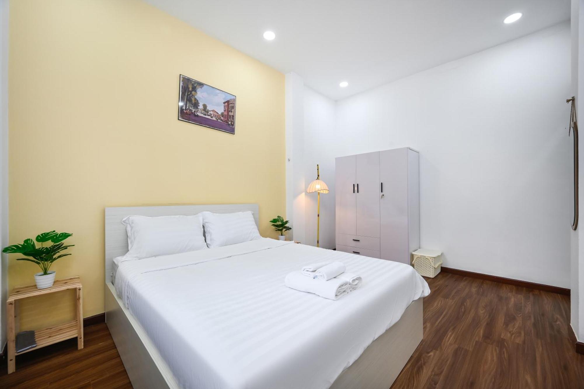 Căn hộ 80m2 Apt, Bui Vien St, District 1, Hcmc Saigon *